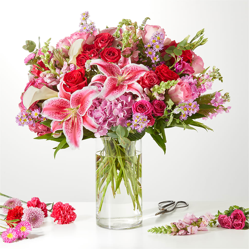 Swooning Over You - A Luxury Florist Original – Seaside Stems, Old Saybrook CT