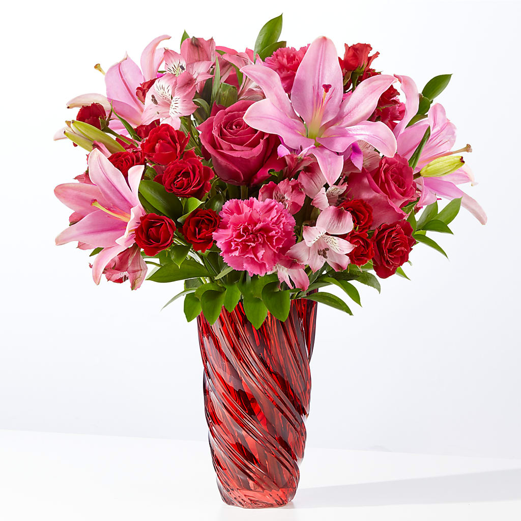 In Love Bouquet with Luxe Swirl Vase – Seaside Stems, Old Saybrook CT