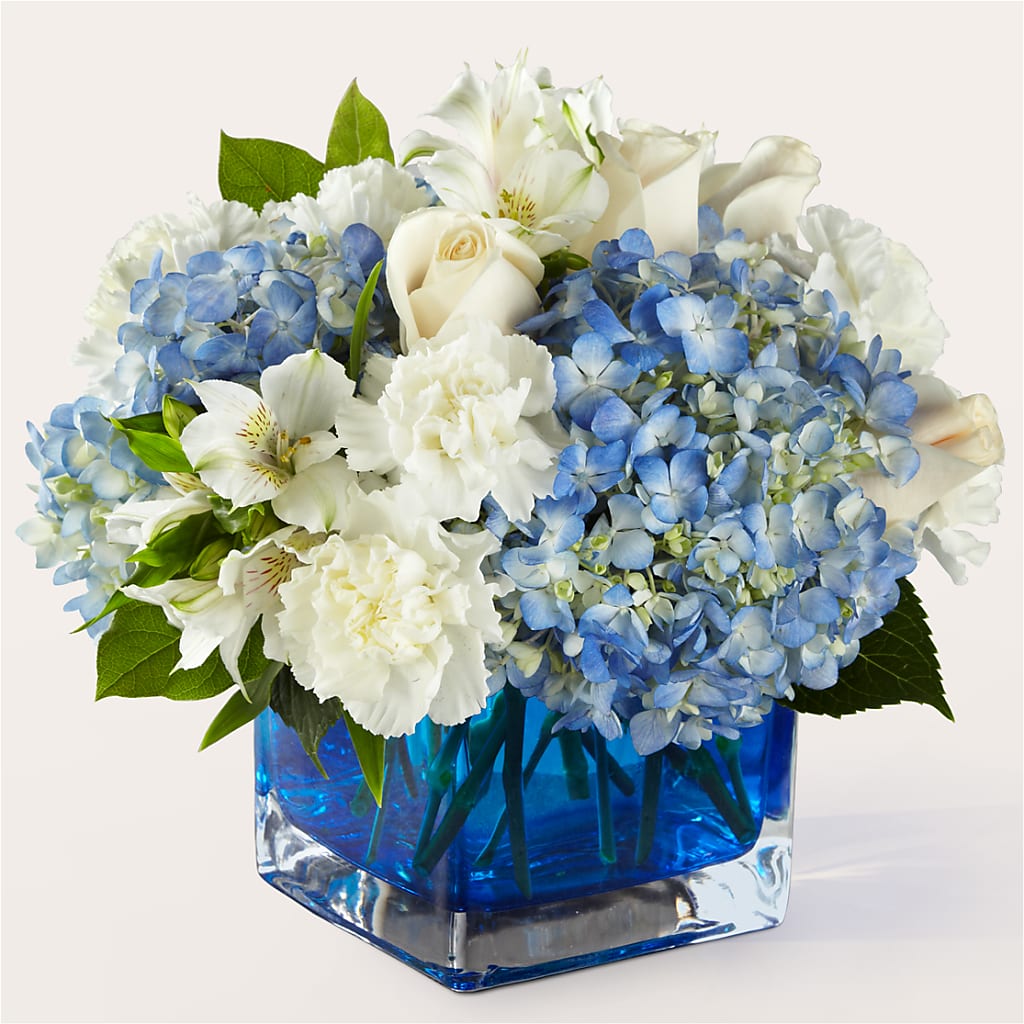 Soothing Waters Bouquet – Seaside Stems, Old Saybrook CT