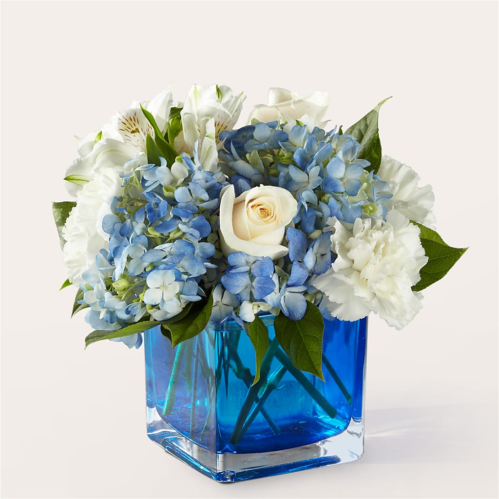 Soothing Waters Bouquet – Seaside Stems, Old Saybrook CT