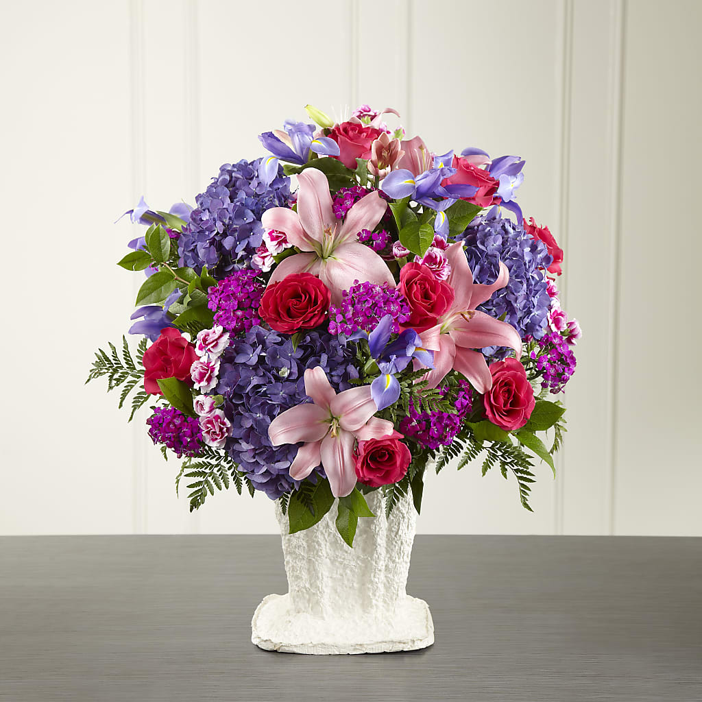 We Fondly Remember Arrangement – Seaside Stems, Old Saybrook CT