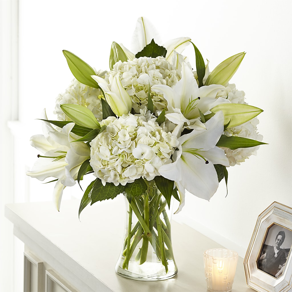 Compassionate Lily Bouquet – Seaside Stems, Old Saybrook CT