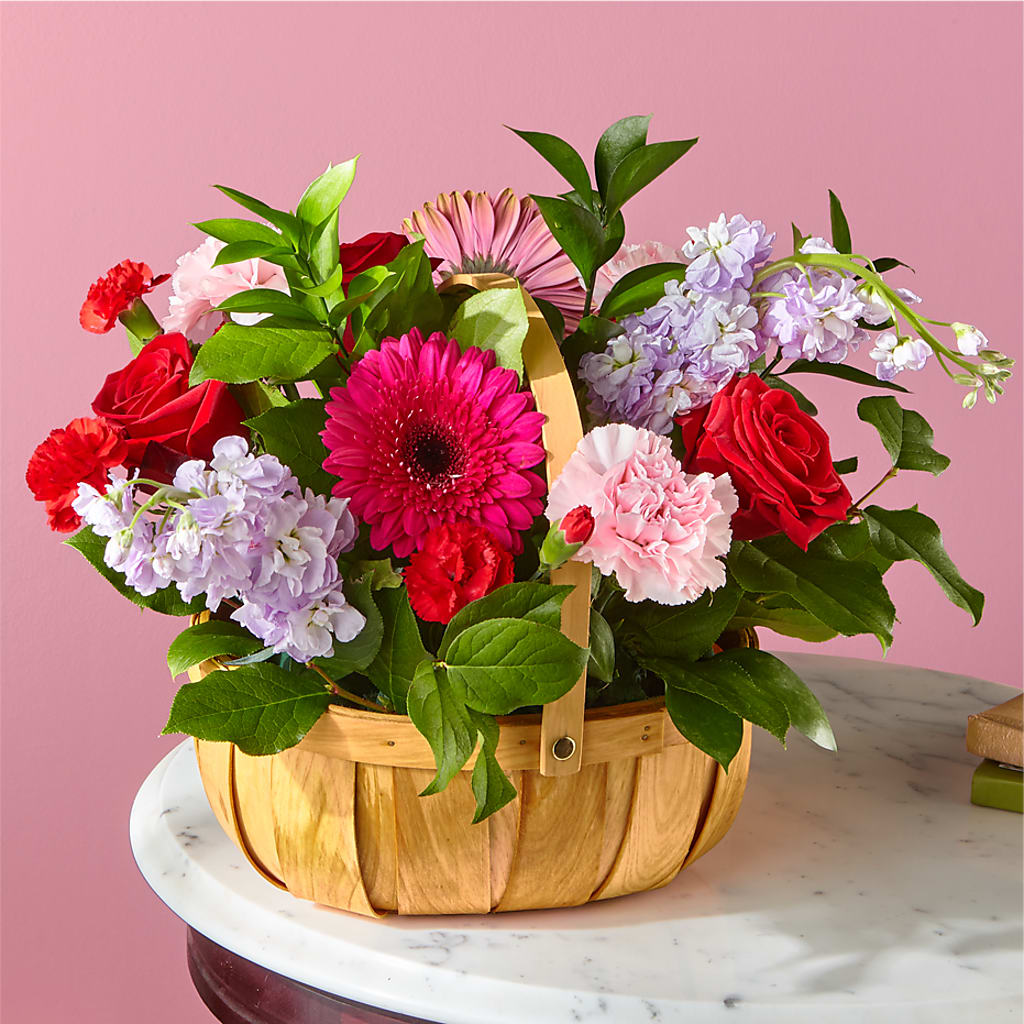 Pink Picnic Basket – Seaside Stems, Old Saybrook CT