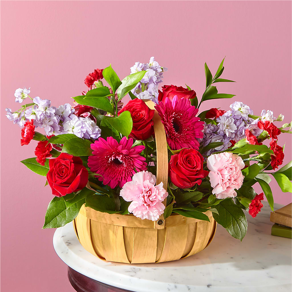 Pink Picnic Basket – Seaside Stems, Old Saybrook CT
